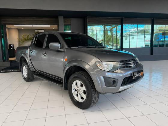 MITSUBISHI L200 TRITON 2.4 HLS 4X2 CD 16V FLEX 4P MANUAL MITSUBISHI L200 TRITON 2.4 HLS 4X2 CD 16V FLEX 4P MANUAL